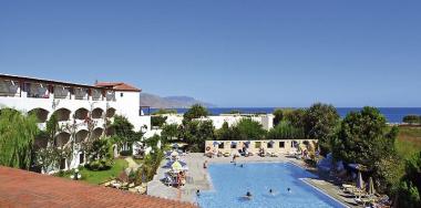 Club Eliros Mare ležící na krásné pláži letoviska Georgioupolis