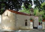 Pohled na krétský kostelík Agios Ioannis u Etie 