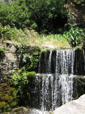 Krétský Argiroupolis a jeden z vodopádů