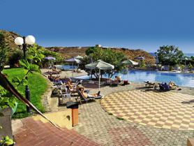 Krétský hotel Arion Palace s bazénem