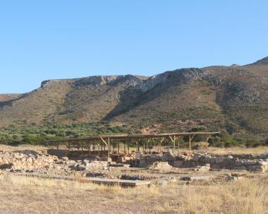 Krétské vykopávky archeologického města Rousolakos