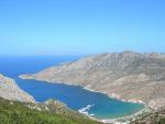 Výhled od krétského pohoří Ida k vesnici Kamáres u moře